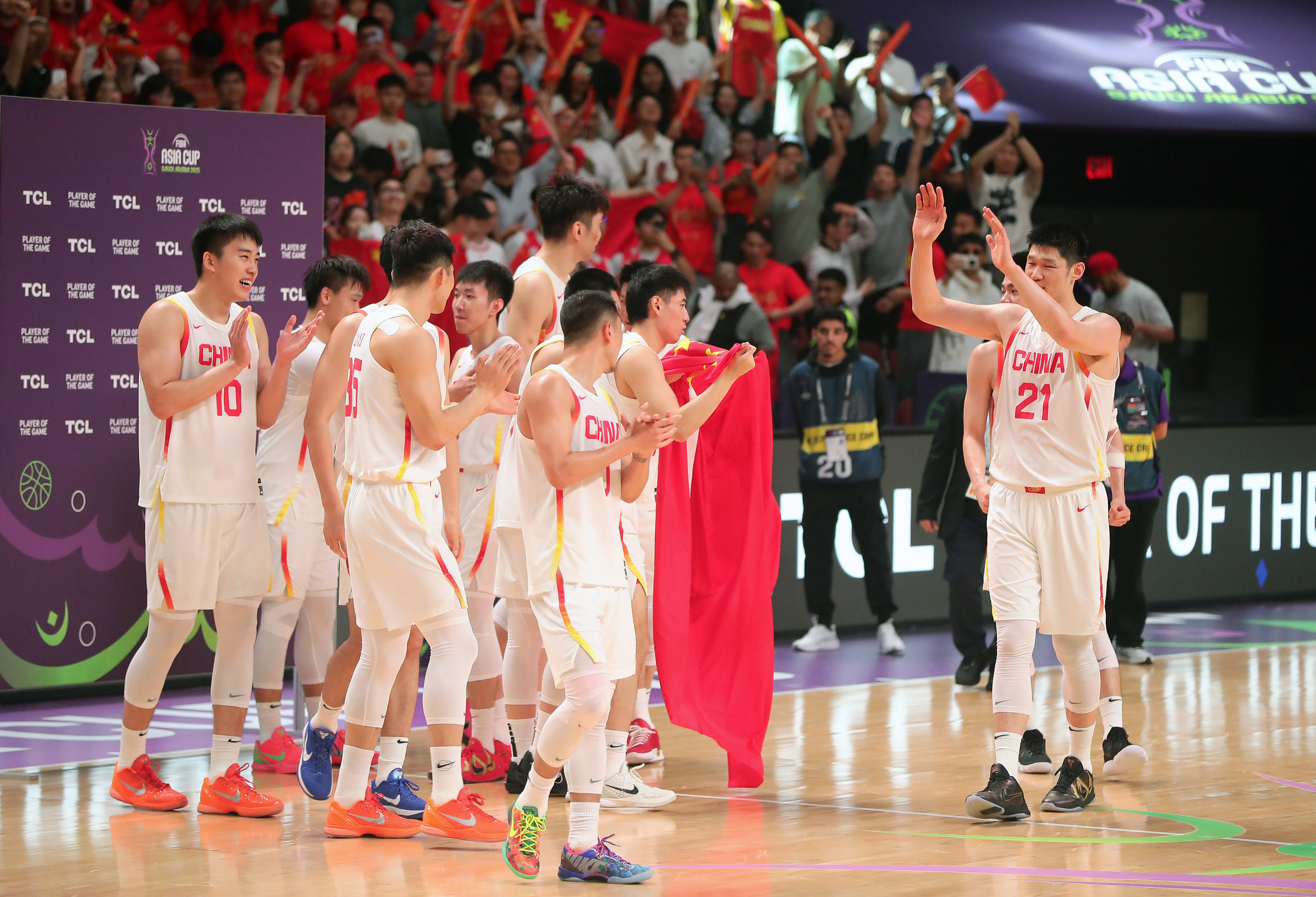 亚洲球队在国际赛场上取得胜利