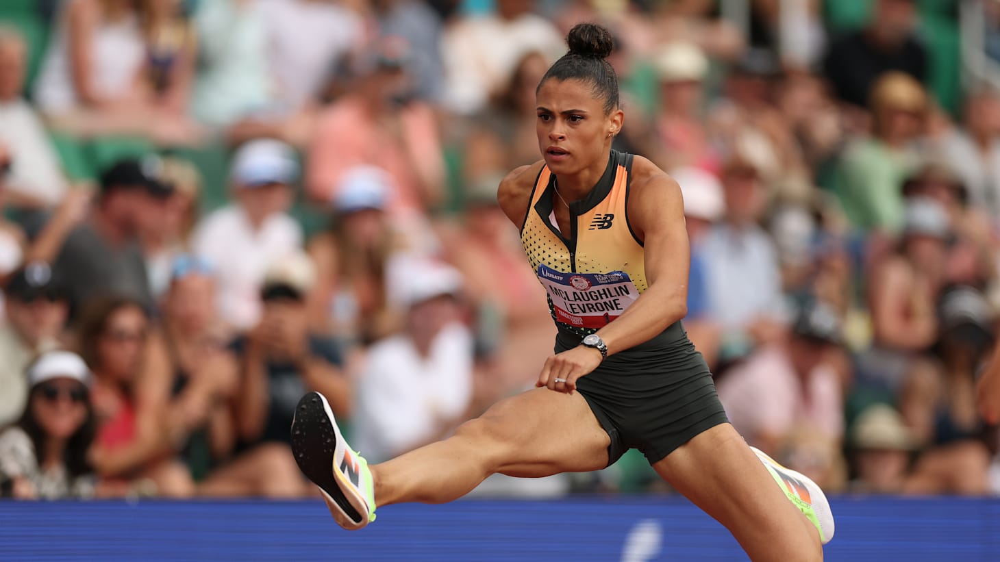 包含爱沙尼亚田径选手全力冲刺终点的词条