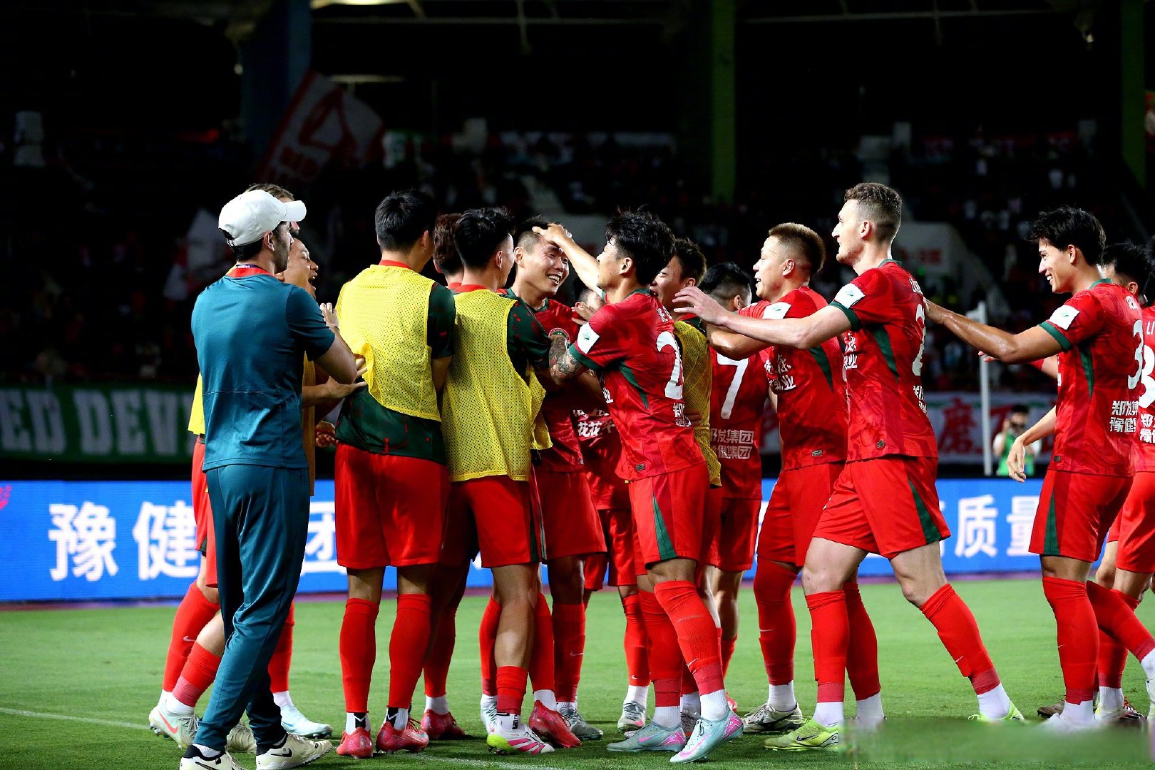 开云平台-双方队伍实力对比角逐激烈展开