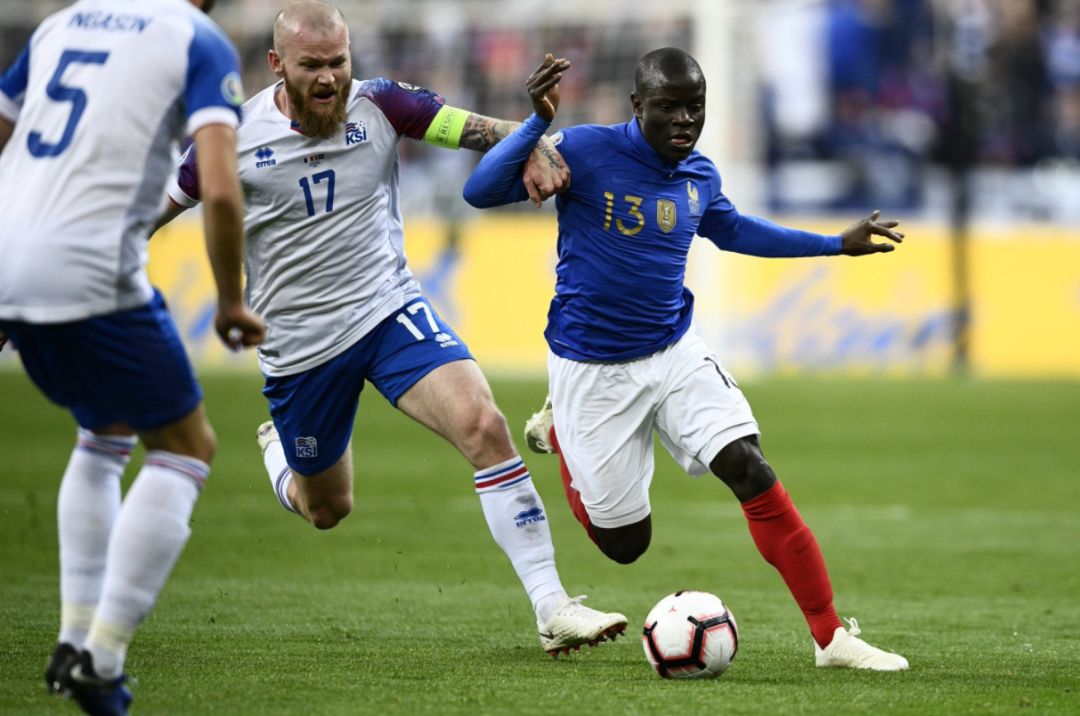 包含新西兰队惊险战胜厄瓜多尔，欧洲杯形势火热的词条