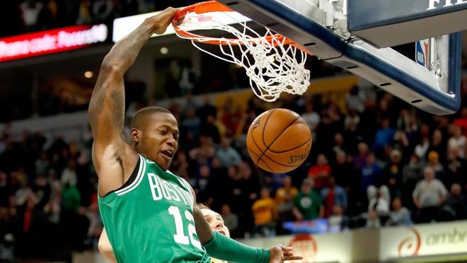 关于上海队鏖战公牛，麦科勒姆高光表现的信息