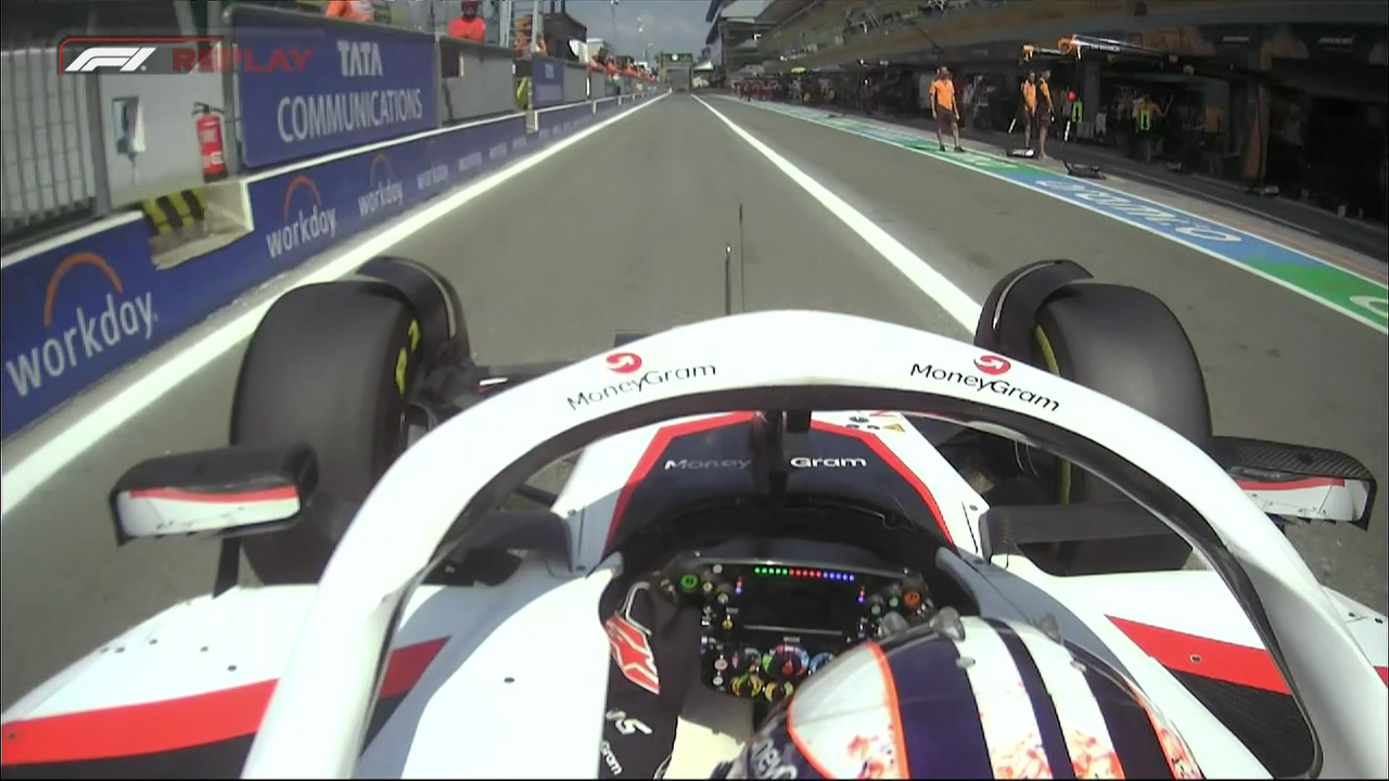 包含阿斯顿马丁险胜梅赛德斯,汉密尔顿带队取胜的词条 包含阿斯顿马丁险胜梅赛德斯,汉密尔顿带队取胜的词条