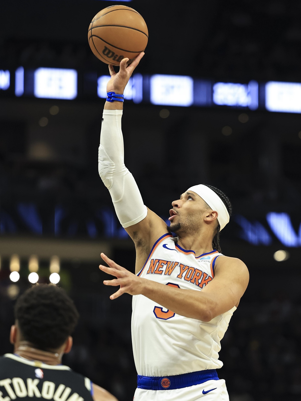 开云体育app-尼克斯队球员表现出色，积极备战新赛季比赛的简单介绍