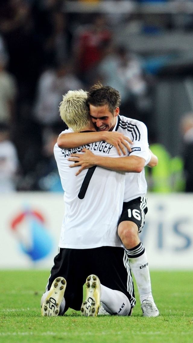 包含德国队完胜印尼队，黄鸭组合统治全场的词条