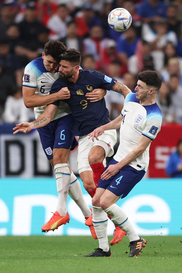 关于英格兰队险胜法国队，马龙刷新纪录的信息