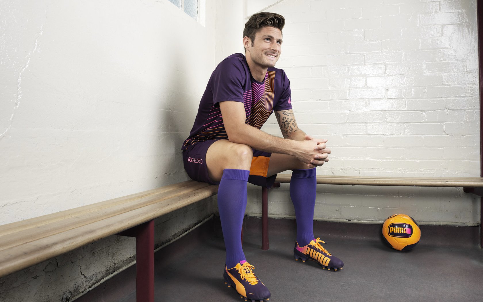 开云体育官网-德甲争冠战之夜，奥斯梅恩对手完全无解，那不勒斯神锋如何主宰德国战场