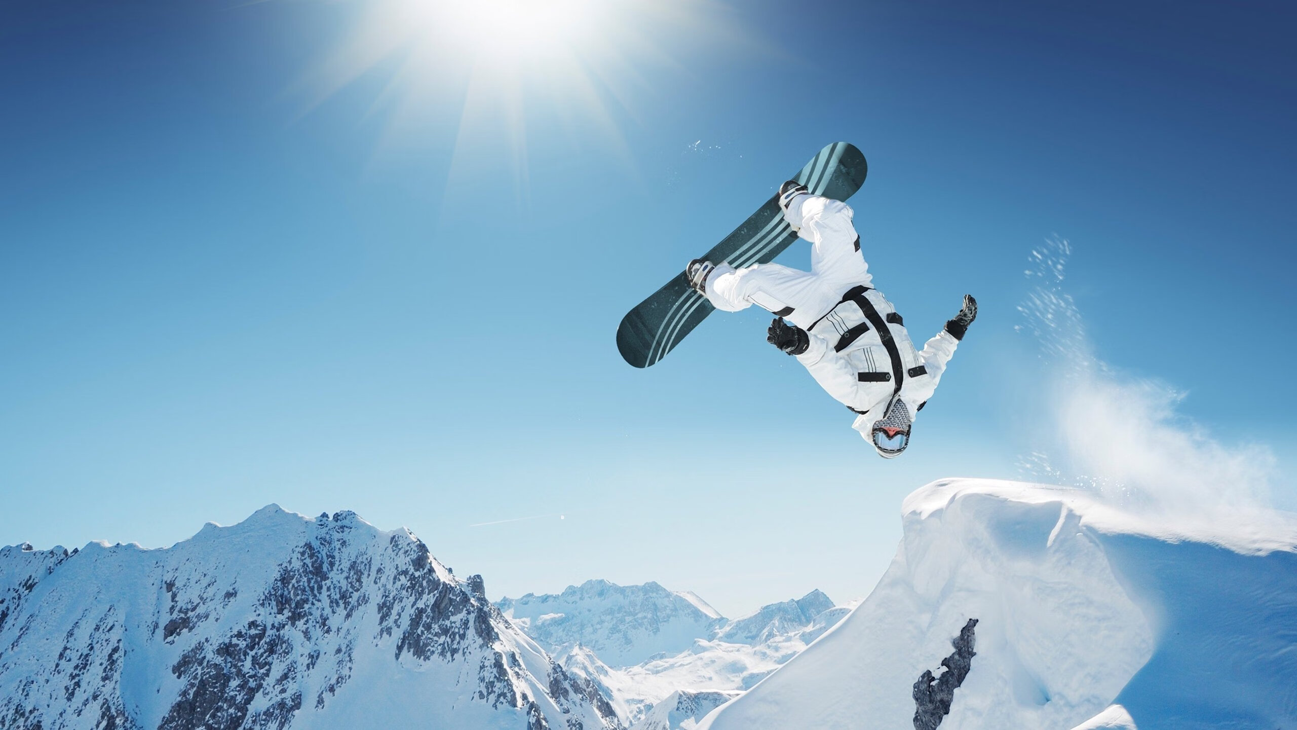 跨界绝杀，当雄鹿的终场一鸣遇见英超的布克时刻